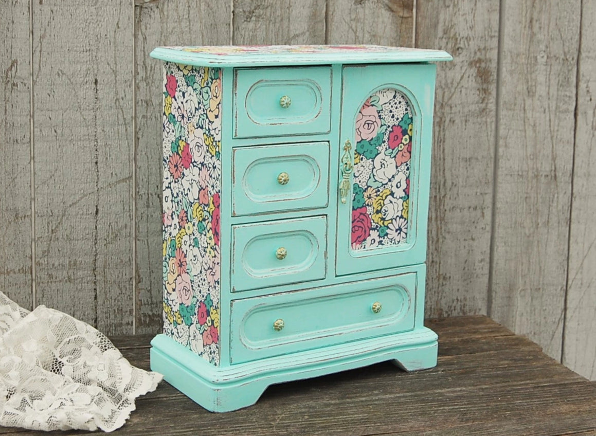 Mint flowered music box - The Vintage Artistry