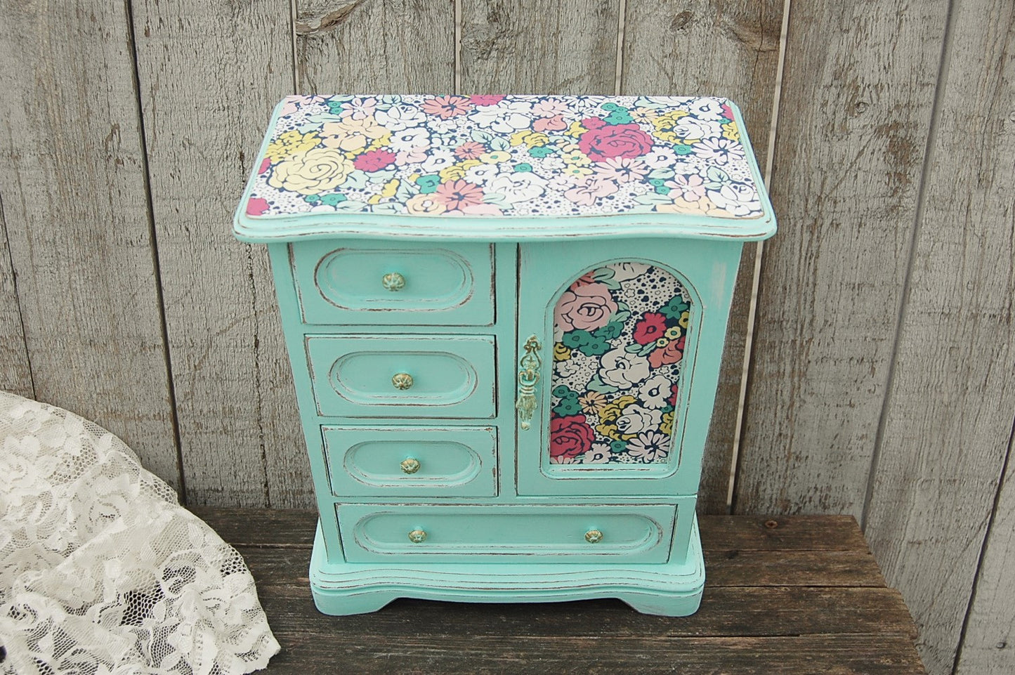 Mint flowered music box - The Vintage Artistry