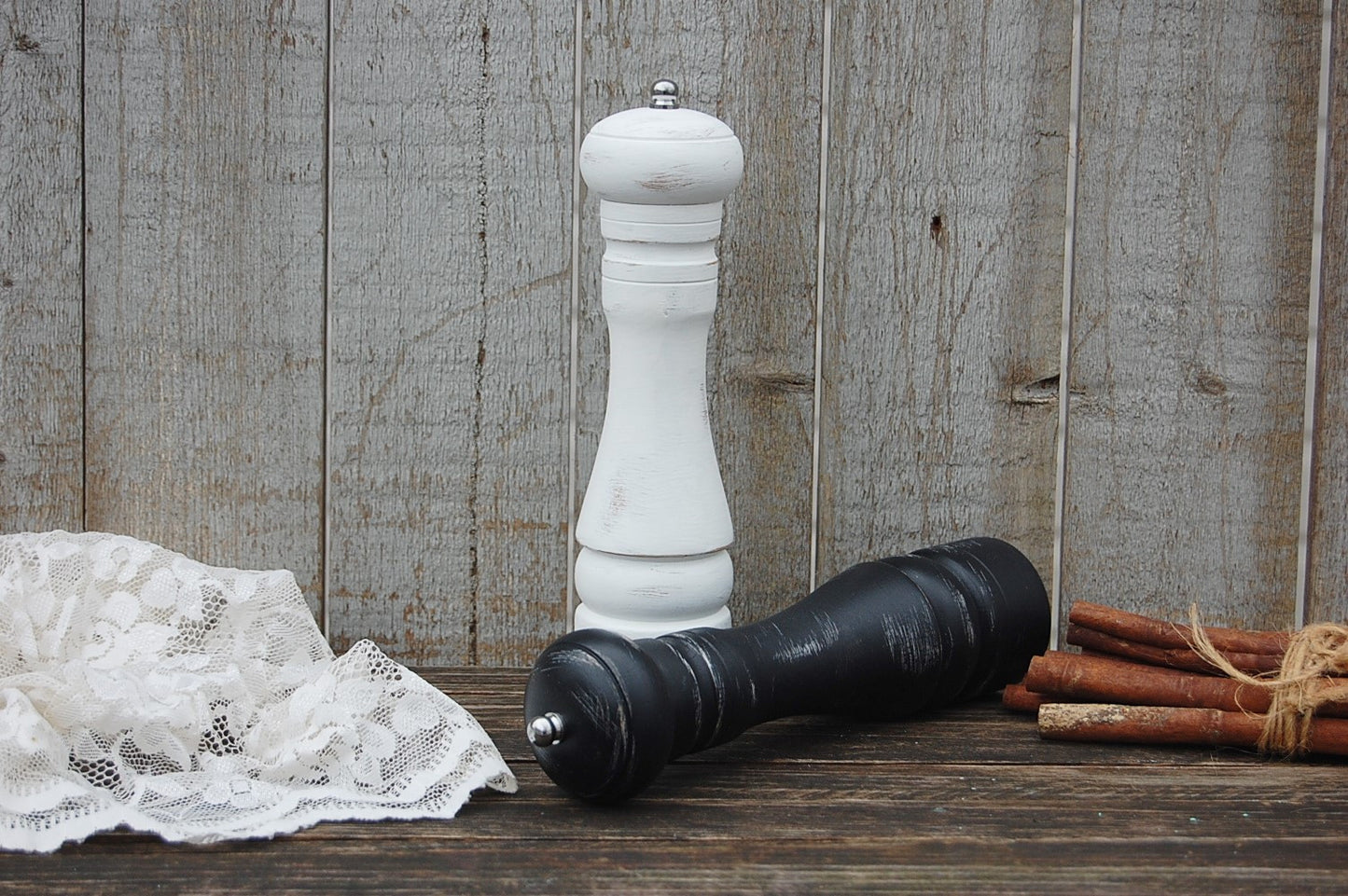 Salt & pepper grinder set