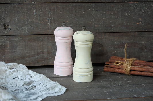 Pink & ivory grinder set - The Vintage Artistry