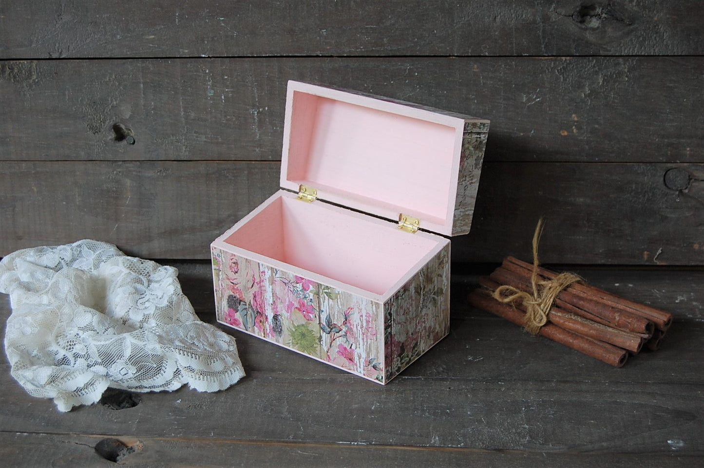 Pink cottage rose recipe box - The Vintage Artistry
