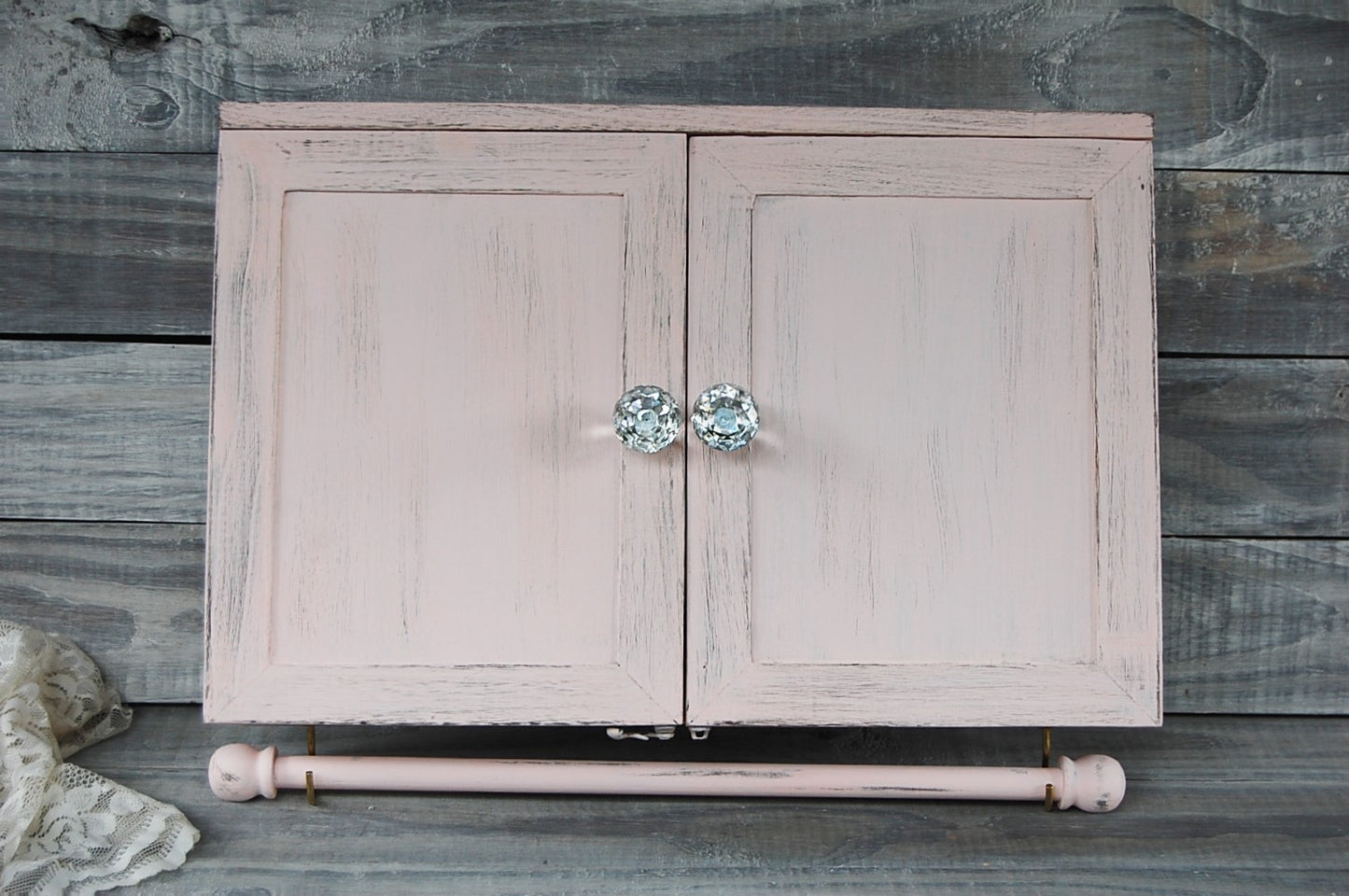 Wall mount jewelry armoire