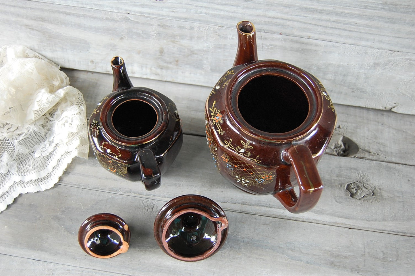 Brown moriage teapots