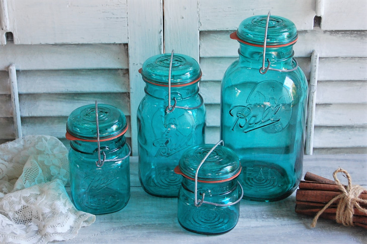 Gold shabby chic mason jars – The Vintage Artistry