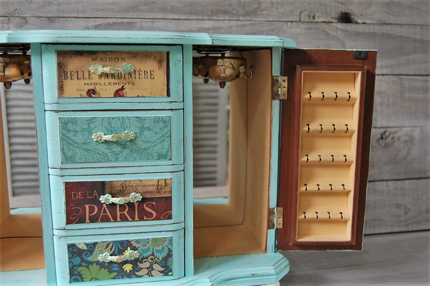 French mint music box