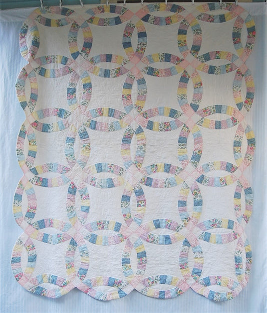 Vintage double wedding ring quilt