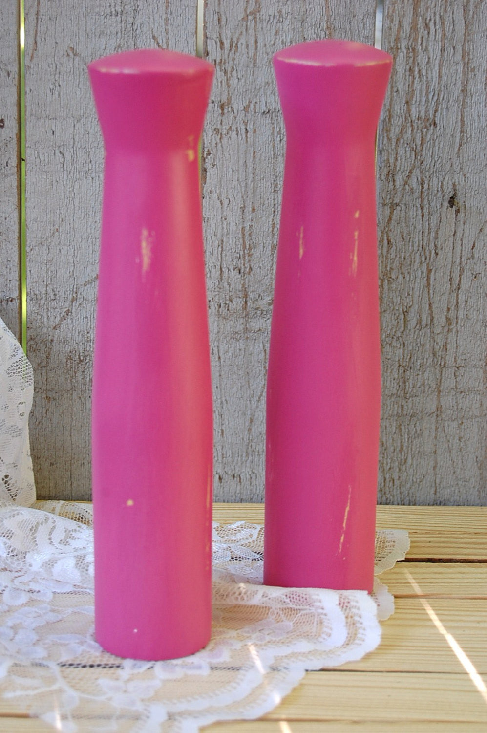 Hot pink salt and pepper shaker set - The Vintage Artistry